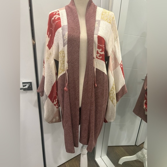 Gorgeous Vintage Japanese Kimono - Picture 12 of 17